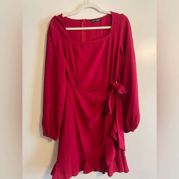 Red wrap dress - sooooo cute! Size L, never worn. - Picture 1 of 1